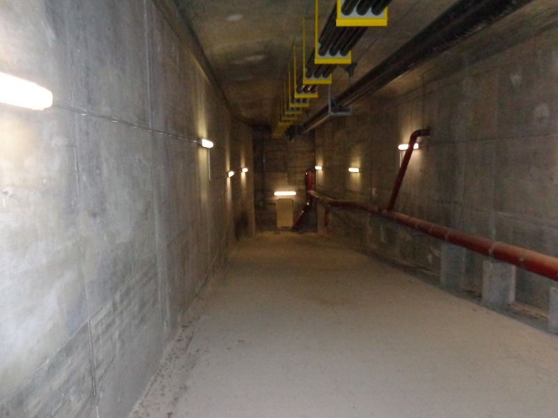 Zugang durch den Brückenhohlkasten