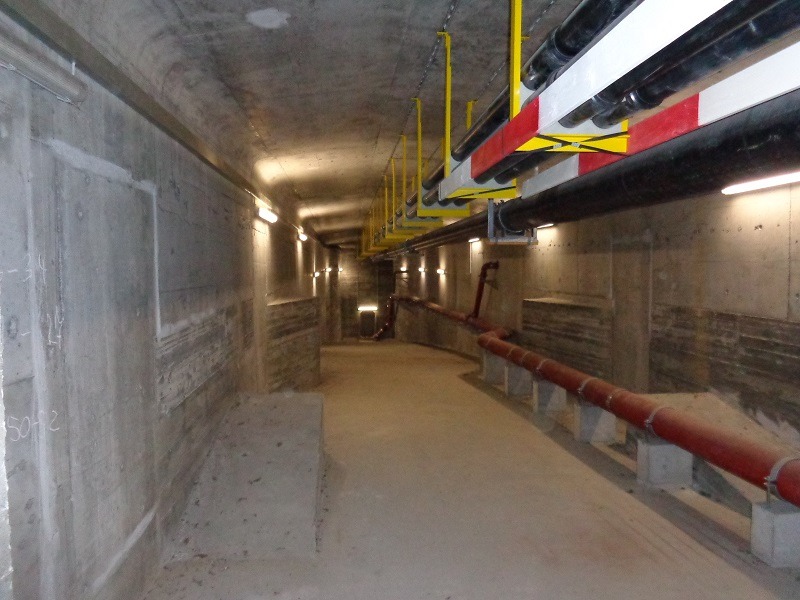 Zugang durch den Brückenhohlkasten