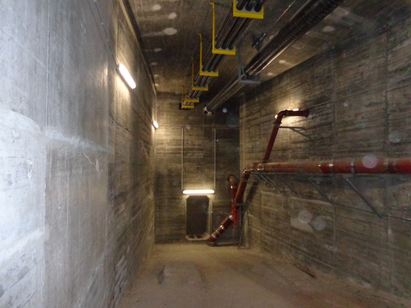 Zugang durch den Brückenhohlkasten