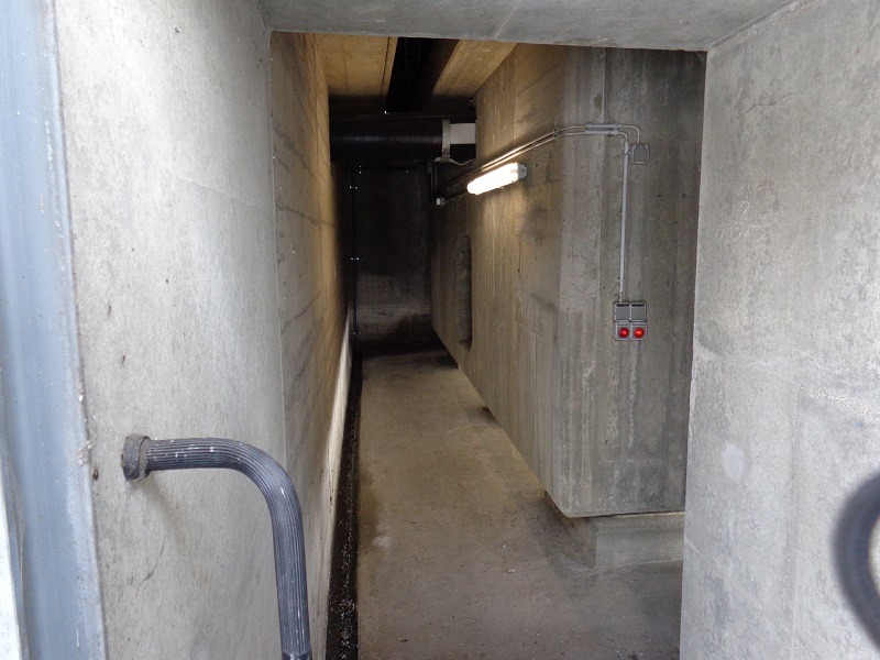 Zugang durch den Brückenhohlkasten mit Zündstelle
